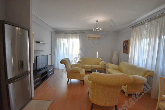 Apartament 2+1 me qira prane Residences Kodra e Diellit 1 dhe Kopshtit Botanik ne Tirane.
Eshte e p